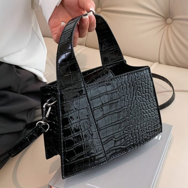 Luxurious Crocodile Print Synthetic Leather Handbag for Women - Golden Animal Print, Snap Button Closure, Synthetic Lining, Perfect for Formal & Casual Occasions - Image 6