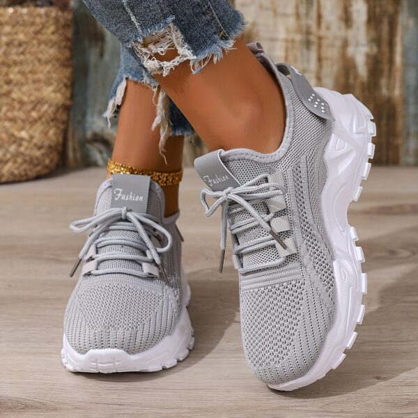 Large size Women's white shoes, summer mesh lace sneakers, comfortable low-top running shoes, travel and vacation leisure - Image 11