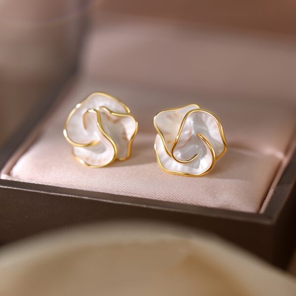 Elegant Camellia Flower Stud Earrings, Vintage Style, Alloy with 925 Silver Ear Post, Women's Fashion Jewelry, All-Season Accessory for Daily & Vacation Wear