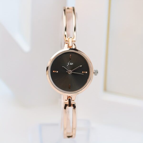 1pc Elegant Rose Golden Women's Quartz Watch with Rhinestone Accents, Vintage Style Alloy Bracelet, Round Dial, Perfect Holiday Gift for Her, Special Occasion Jewelry | Luxury Women's Watch | Zinc Alloy Bracelet - Image 5