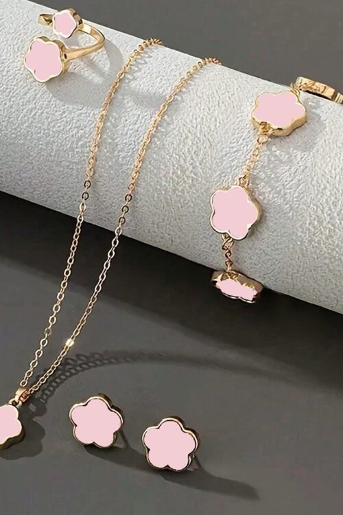 5pcs Jewelry Set Lucky Clover Bracelet, Necklace, Earrings, Necklace and Ring Jewelry Set Suitable for daily wear as a gift for friends