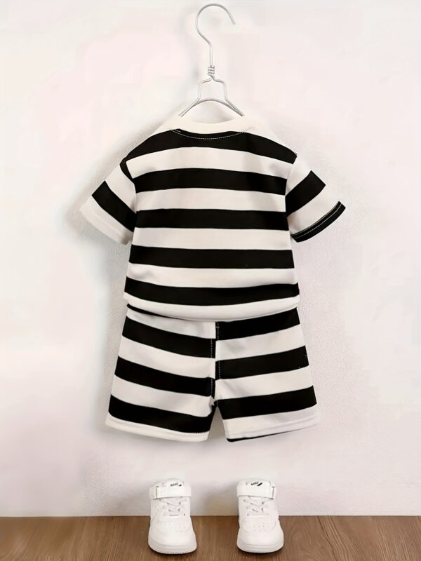 2pcs Boys Fashion Black And White Striped Breathable Short Sleeve Round Neck Shirt With Cartoon Bear Patch & Shorts Set For Summer Daily & Outdoor Wear - Image 2