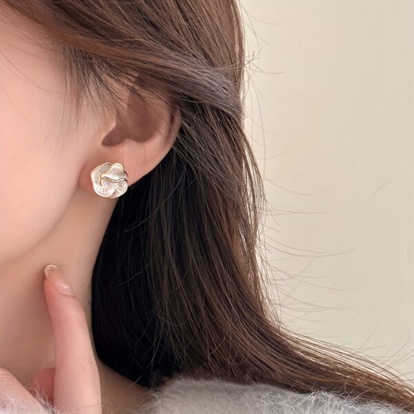 Elegant Camellia Flower Stud Earrings, Vintage Style, Alloy with 925 Silver Ear Post, Women's Fashion Jewelry, All-Season Accessory for Daily & Vacation Wear - Image 7