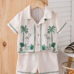 Boys' Short-Sleeved Shirt with Turned-Up Collar and Shorts Set in Vacation Style - Image 2