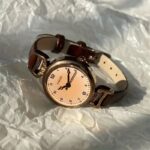 Elegant Vintage Women'S Quartz Watch with Brown Faux Leather Strap, Golden-Tone Alloy Case, Arabic Numerals, and Minimalist Design - Perfect for Casual Attire, Casual Watch|Elegant Timepiece|Goldtone Case, Watch Accessories - Image 3