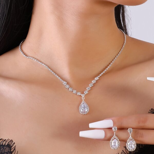 1 Set of Women's European and American Trendy Synthetic Zirconia Claw Chain Necklace Earrings Bridal Jewelry Set for Wedding, Party, or Holiday Gift - Image 9