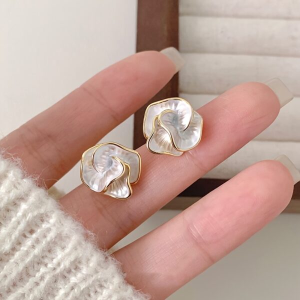Elegant Camellia Flower Stud Earrings, Vintage Style, Alloy with 925 Silver Ear Post, Women's Fashion Jewelry, All-Season Accessory for Daily & Vacation Wear - Image 8
