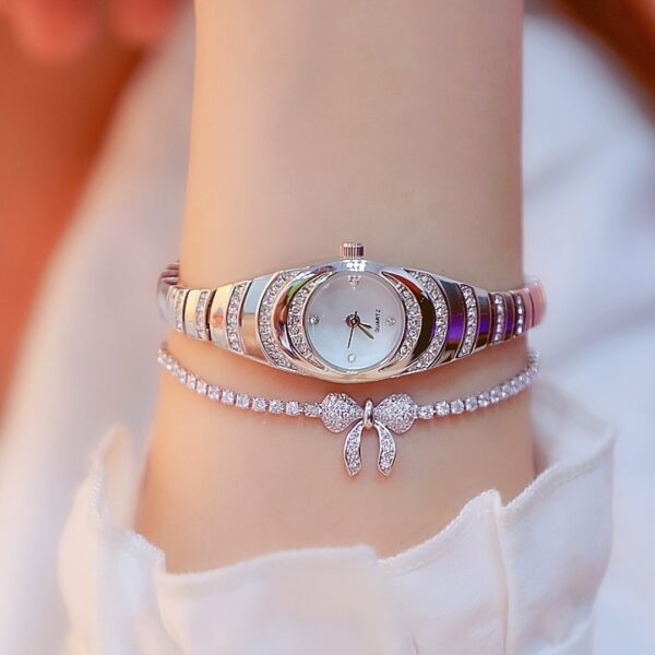 A New Women'S Watch with A Simple Design, Featuring A Round Dial with Rhinestones And A Golden Quartz Watch, Suitable for Daily Decoration, an Ideal Choice for A Birthday Gift. - Image 9