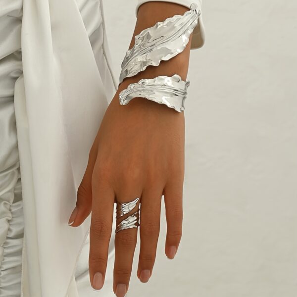 Luxurious Vintage-Inspired Leaf Spiral Wrap Open Bangle & Ring Set - 2pcs Fashion Jewelry for Women, Perfect for Everyday & Party Wear - Image 9