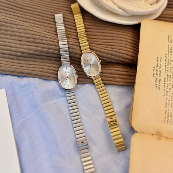 Vintage Golden-Tone Women's Quartz Watch - Chic Oval Stainless Steel Bracelet with Analog Display, Perfect for Daily Wear & Special Occasions like Valentine's, Easter, Mother's Day, Ramadan, and Eid - Simple, Luxurious Gift, Watch Accessories - Image 2