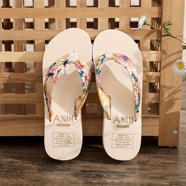 Elegant Bohemian Floral Women'S Flip Flops with Open Toe, Breathable Fabric Strap, Cushioned EVA Sole, Black and White Summer Beach Sandals for Vacation - Image 4