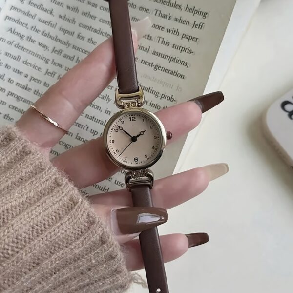 1pc Women's Faux Leather Band Round Dial Small Face Retro British Style Niche Luxury Quartz Watch, Suitable for Daily Wear - Image 6