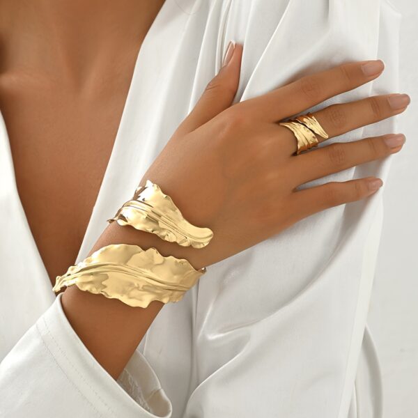 Luxurious Vintage-Inspired Leaf Spiral Wrap Open Bangle & Ring Set - 2pcs Fashion Jewelry for Women, Perfect for Everyday & Party Wear - Image 8