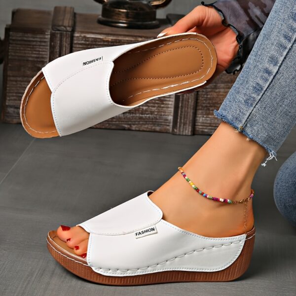 Women's Light Blue Slippers Sandals - Comfortable Arch Support, Breathable Open Toe Design, Soft Rubber Sole, Casual Mid-Heel Slip-On Shoes, Suitable for Casual Outfits, Synthetic Cover Fabric - Image 2