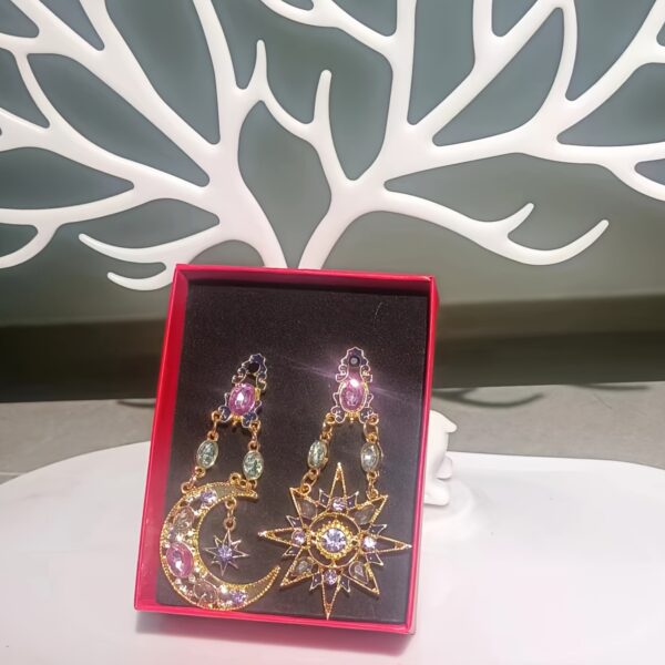 1 Pair of Fashionable Women's Earrings Birthday Party Gift Personality - Image 4