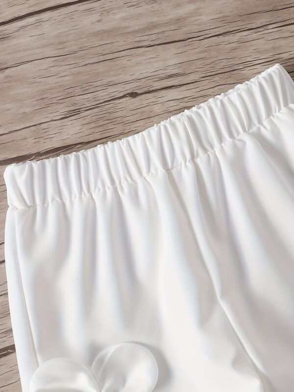 Two-piece Set for Little Girl: Black Sleeveless Top with White Patchwork and White Patchwork Shorts - Image 5