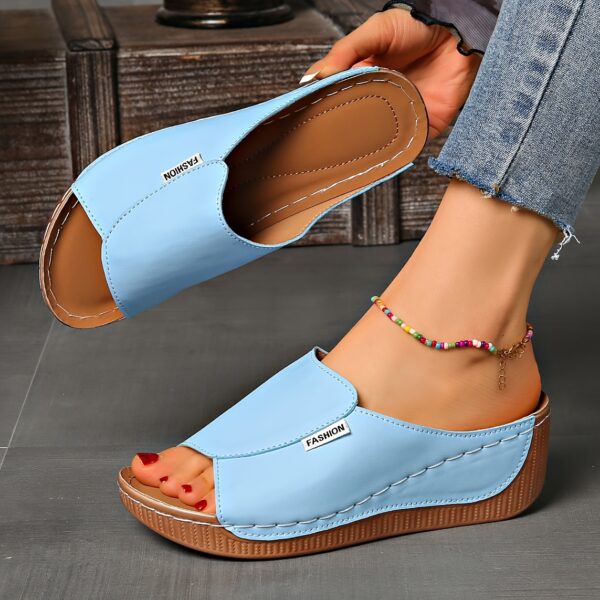 Women's Light Blue Slippers Sandals - Comfortable Arch Support, Breathable Open Toe Design, Soft Rubber Sole, Casual Mid-Heel Slip-On Shoes, Suitable for Casual Outfits, Synthetic Cover Fabric - Image 4
