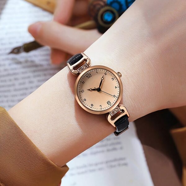 1pc Women's Faux Leather Band Round Dial Small Face Retro British Style Niche Luxury Quartz Watch, Suitable for Daily Wear - Image 10