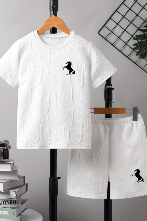 A Two-Piece Set for Boys Featuring a Casual Letter-Embossed Comfortable And Versatile Short-Sleeve T-Shirt And Shorts, Perfect for Daily Wear And Outdoor Activities in The Cool, Lightweight, And Comfortable Summer Attire, for Outdoor