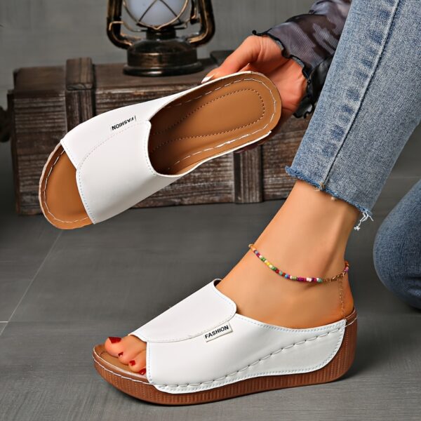 Women's Light Blue Slippers Sandals - Comfortable Arch Support, Breathable Open Toe Design, Soft Rubber Sole, Casual Mid-Heel Slip-On Shoes, Suitable for Casual Outfits, Synthetic Cover Fabric - Image 3