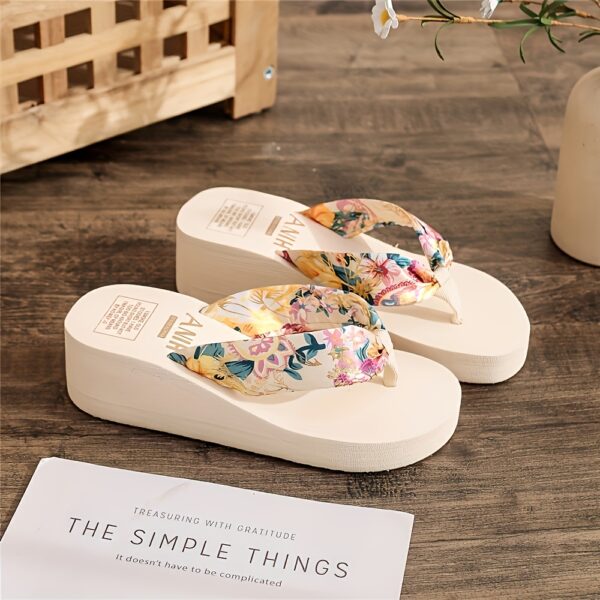 Elegant Bohemian Floral Women'S Flip Flops with Open Toe, Breathable Fabric Strap, Cushioned EVA Sole, Black and White Summer Beach Sandals for Vacation - Image 2