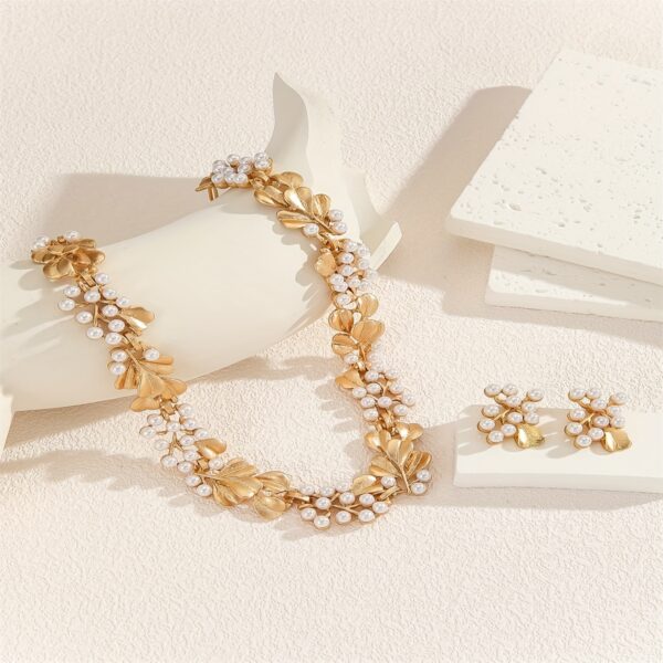 One Set of Fashionable Western Style Imitation Pearl Necklace - Image 6