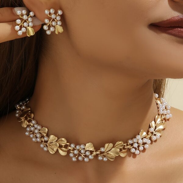 One Set of Fashionable Western Style Imitation Pearl Necklace - Image 5