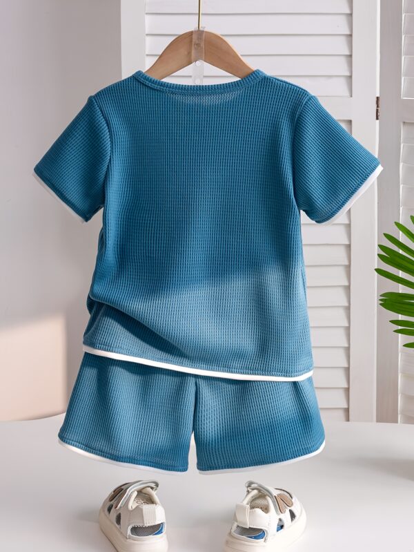 Boys' Comfortable Sports Style 2pcs Set, Small Boy's Summer Waffle Casual Short Sleeve T-shirt and Shorts Set, Suitable for Daily Wear, School, Outdoor - Image 4