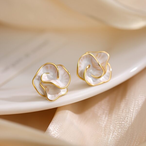 Elegant Camellia Flower Stud Earrings, Vintage Style, Alloy with 925 Silver Ear Post, Women's Fashion Jewelry, All-Season Accessory for Daily & Vacation Wear - Image 4