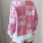 Color-Blocked Round-Neck Knitted Pullover with a Bow Tie - Image 2