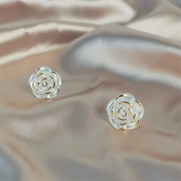 3pcs Set of Camellia Imitation Pearl Women'S High-end Ball Party Necklace, Bracelet and Earrings Set - Image 3