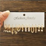 Elegant Geometric Earrings With Peach Heart And Twisted Design, Imitating Pearls, Suitable For Daily Wear, Parties, Banquets, And Gifts. - Image 3